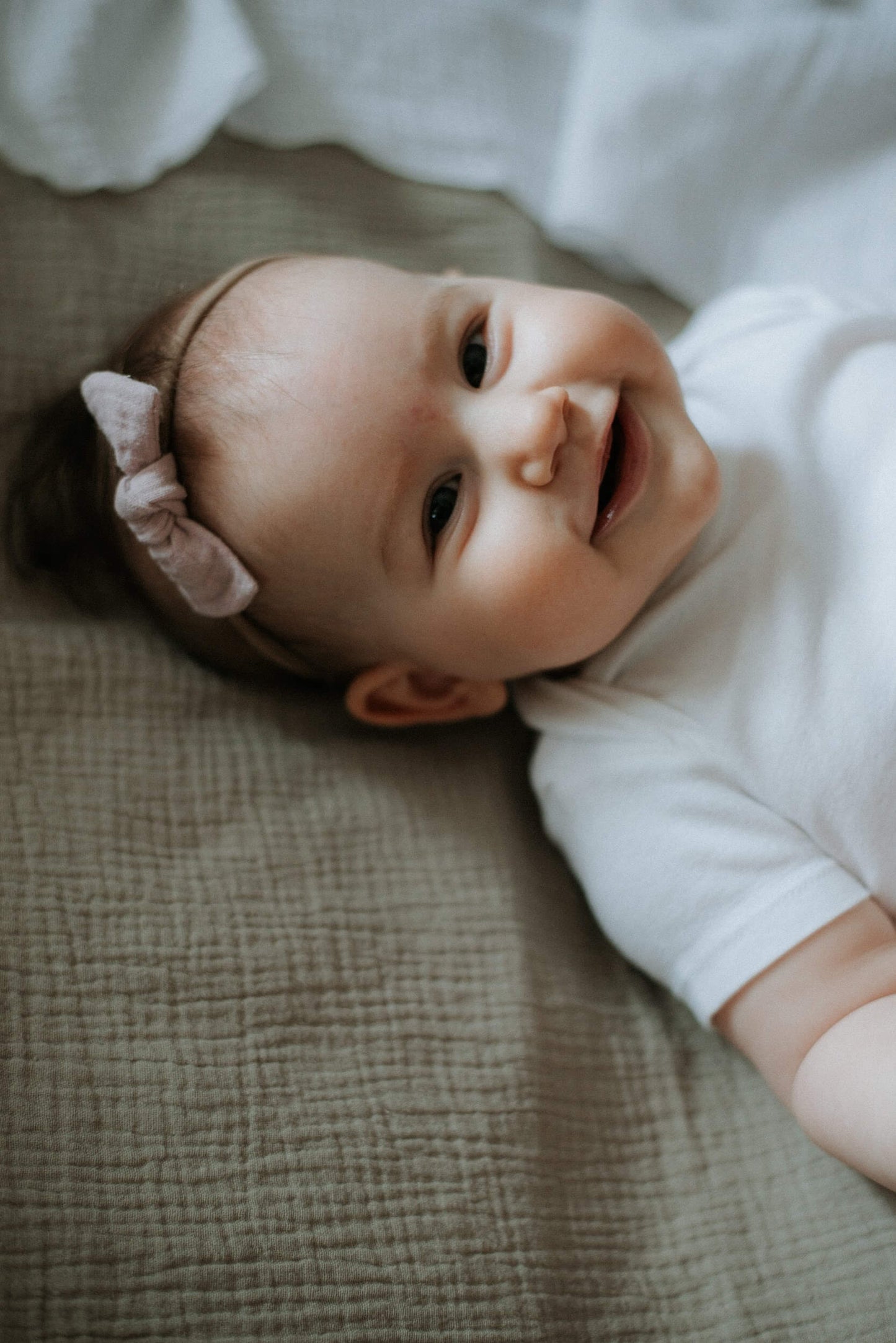 Trakice "Čvorčić" za bebe od muslina