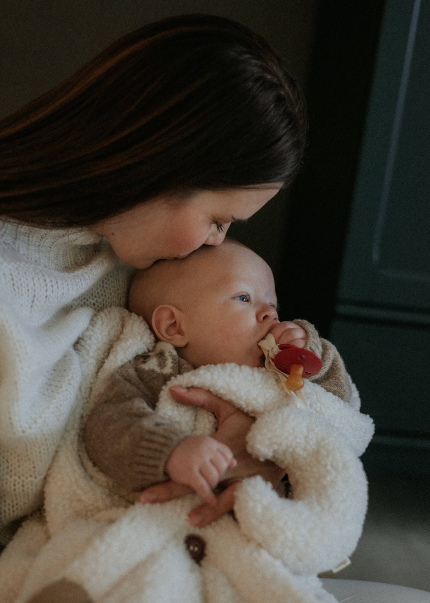 Zvečka-držač za cuclu "Mesec"