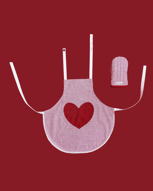 Dečiji set: kecelja i rukavica za malu kuvaricu